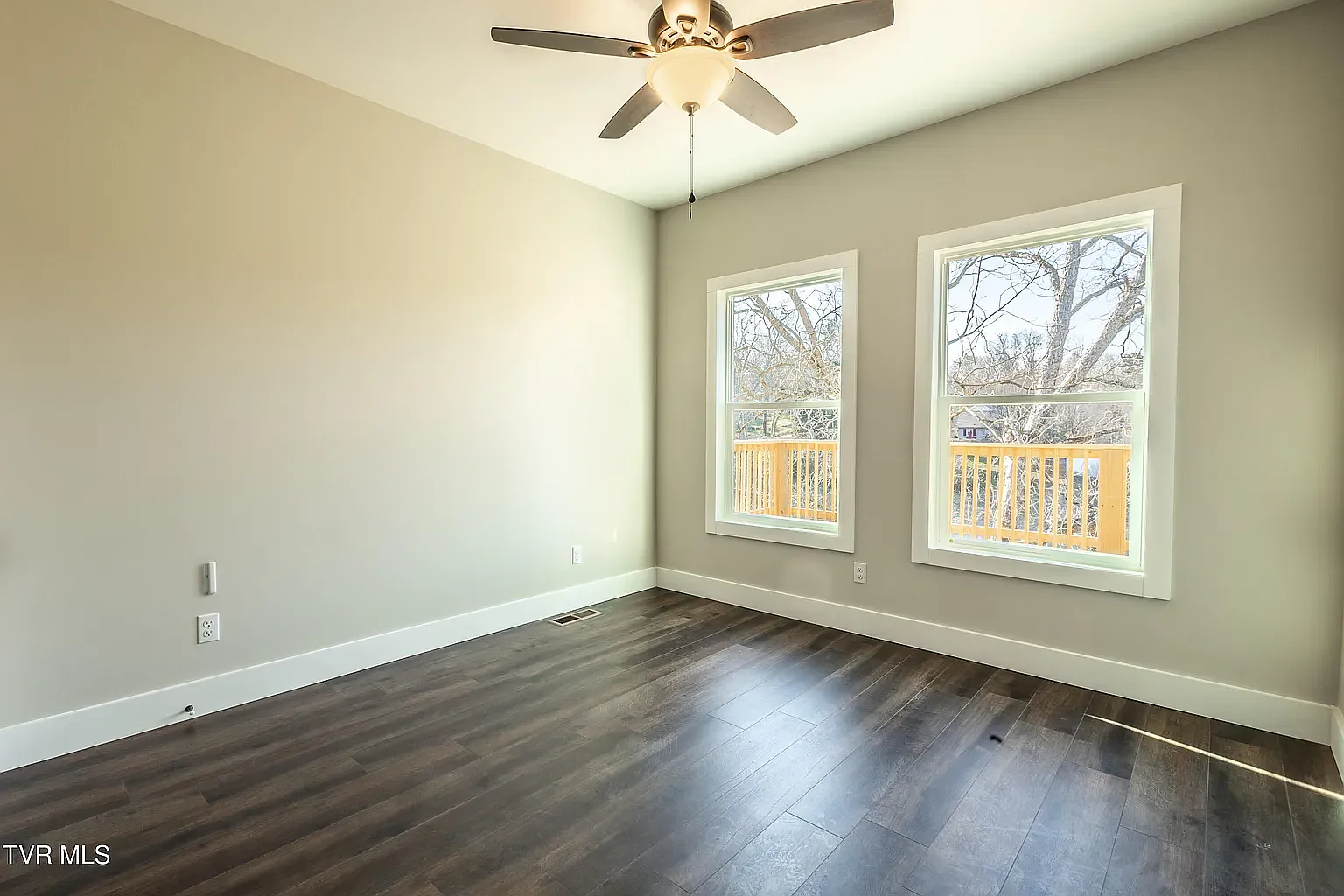 3 bed, 2000 sqft, $2,450 — Photo 3