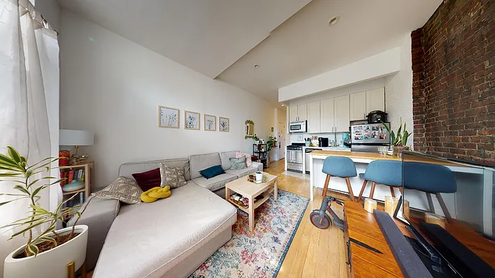 Rented by Bond New York | media 10