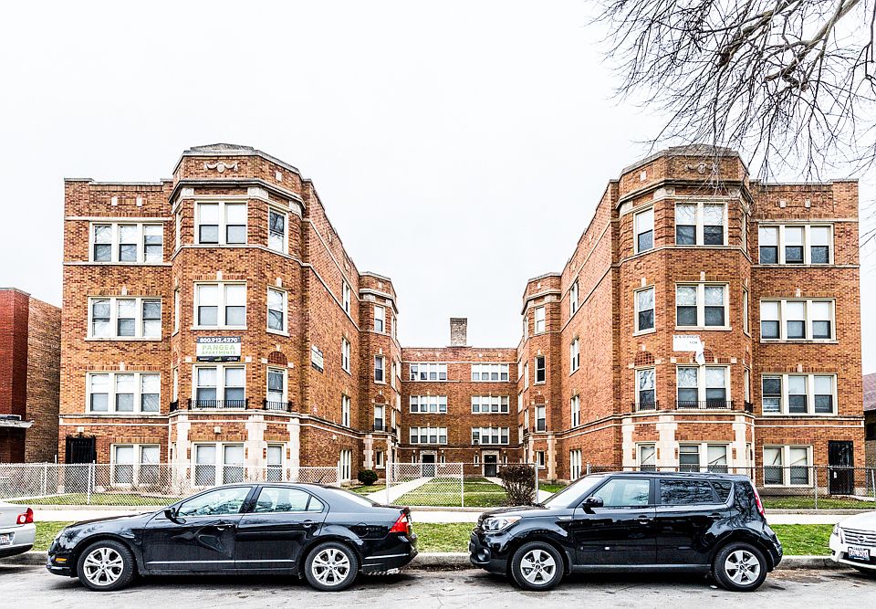 9040 S Bishop Exterior