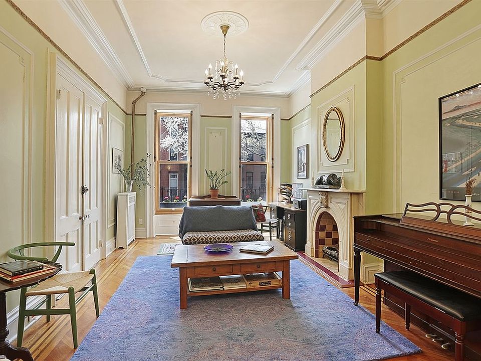 1st image of 213A Bergen St