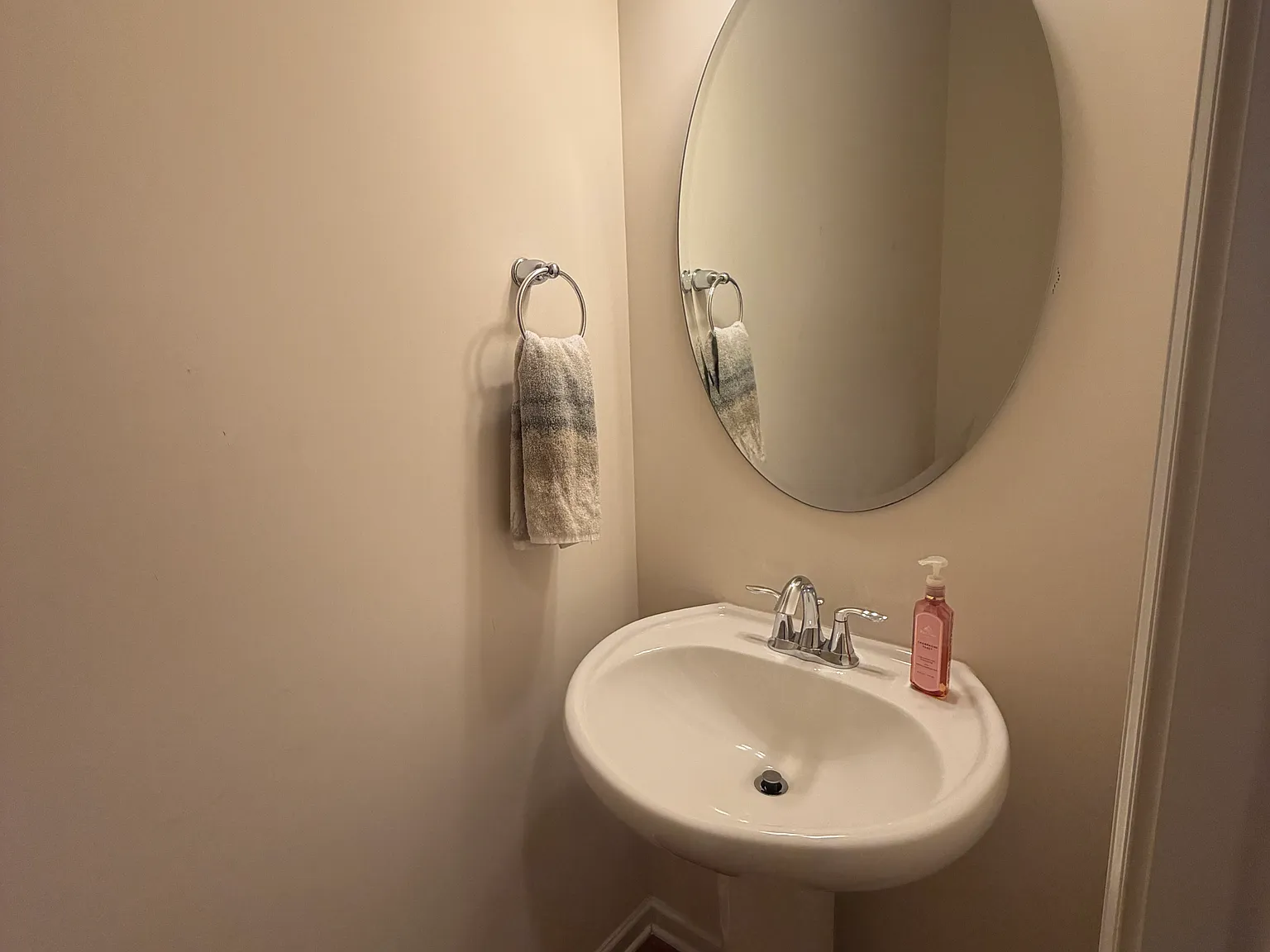 2 bed, 2.5 bath, 1722 sqft, $1,795 — Photo 4