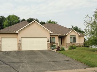 1436 Kingswood Ponds Rd, Eagan, MN 55122