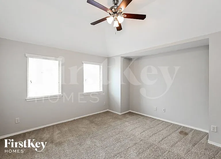 10402 Golden Hearth Ln — Photo 12