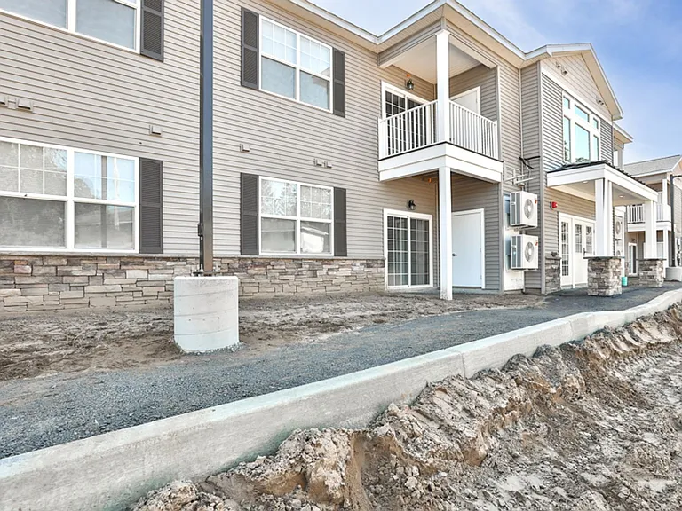 30 Pine Lane Apartments — Photo 41