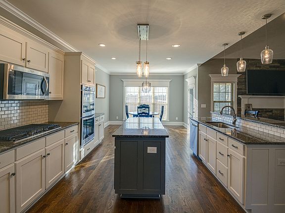 5th image of 3223 Folcroft Dr