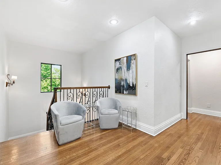 4555 W Swann Ave — Photo 24