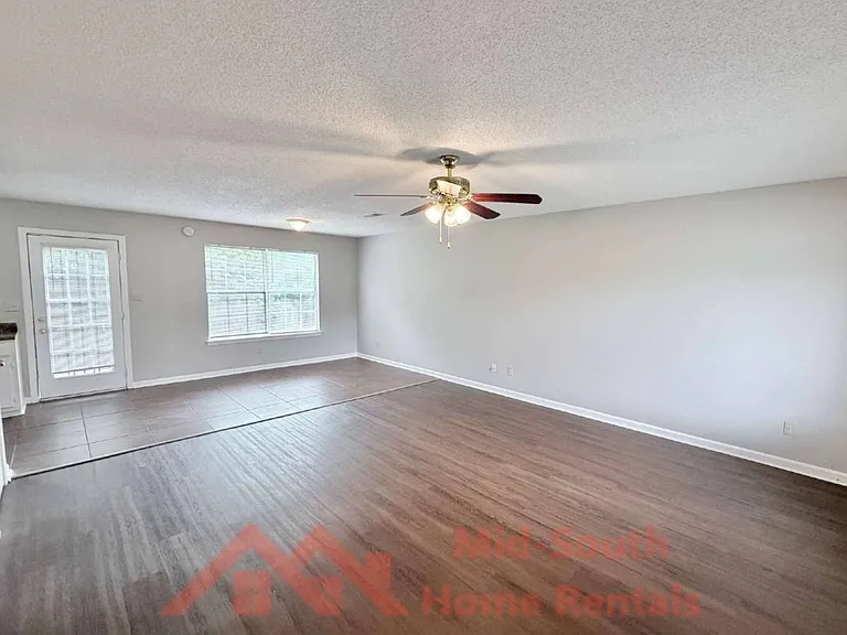 3942 Chelsea Hill Dr — Photo 4