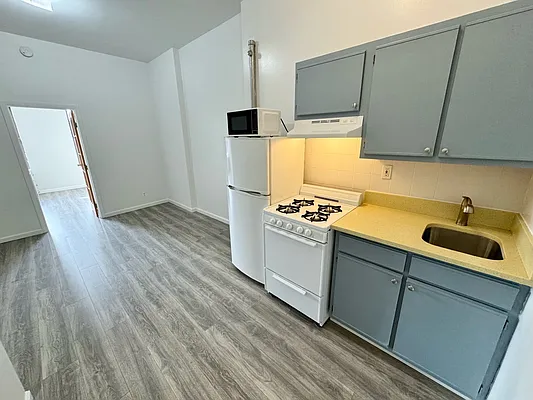 Rented by GreenVill Real Estate LLC | media 12