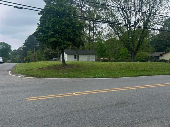 12 Faulkner Cir, Albertville, AL 35950