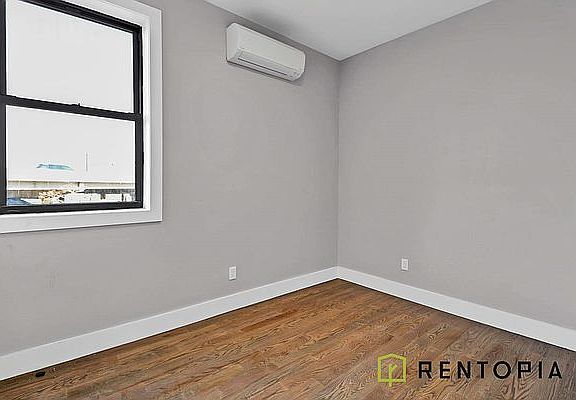 5th image of 644 Lorimer St #3A