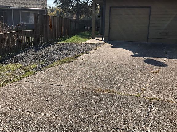 2nd image of 2455 SE 53rd Ave