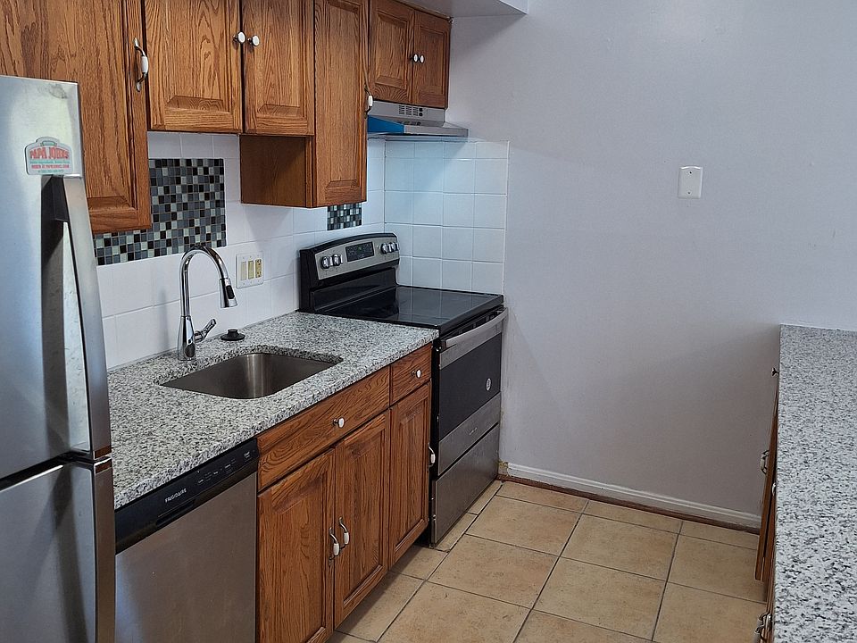 1st image of 1028C Brixton Ct #C