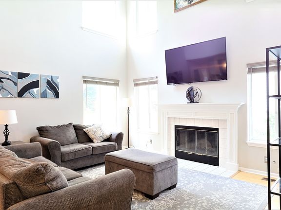 5th image of 20928 W Bloomfield Dr