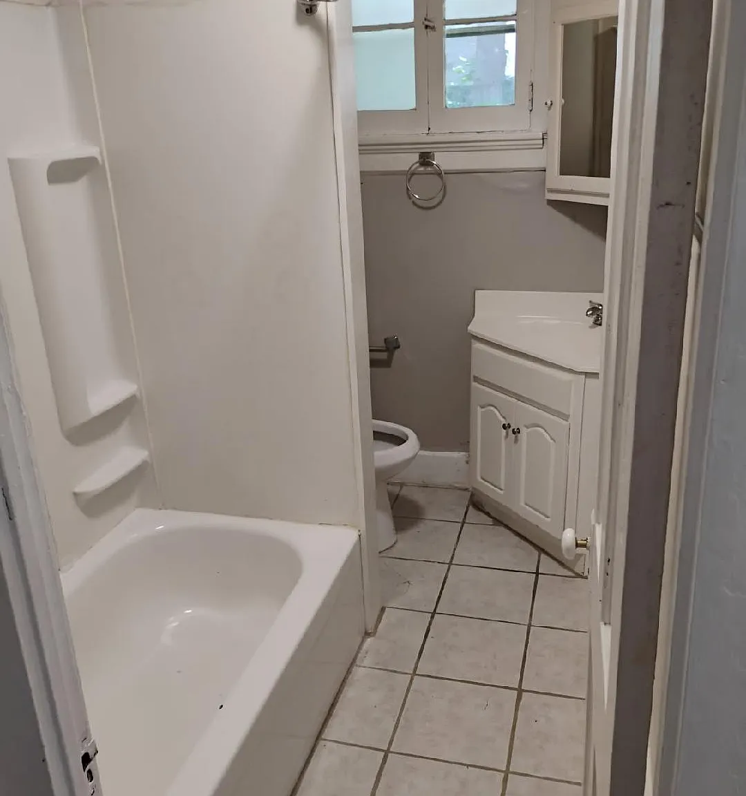 1 bed, $1,000 — Photo 1