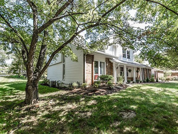 3rd image of 14393 Rainy Lake Dr