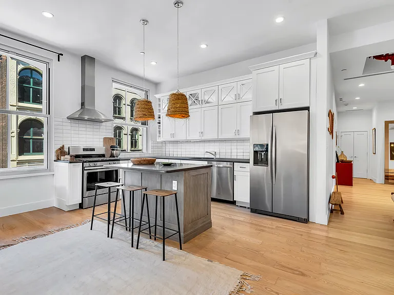 31 Walker St #4 — Photo 3