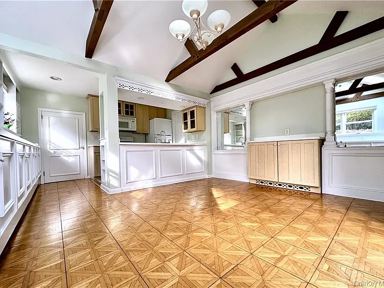 12 Ervilla Dr — Photo 24