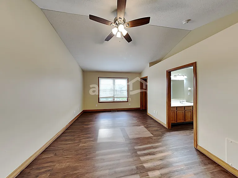 811 Corylus Dr — Photo 12