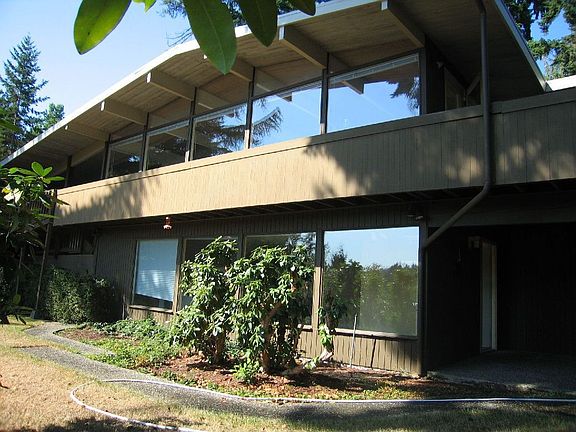 4th image of 106 130th Ave NE