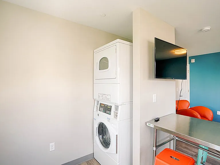 Madison 2.0 Studios — Photo 15