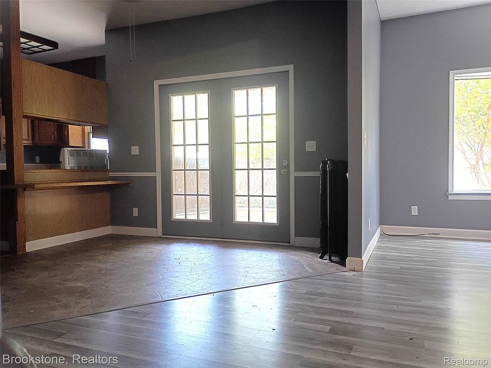 1st image of 510 Pleasant St APT 2