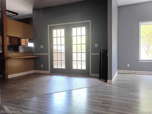 510 Pleasant St APT 2, Charlotte, MI 48813