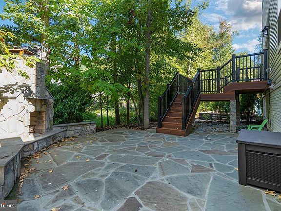 3rd image of 4116 Ferry Landing Rd