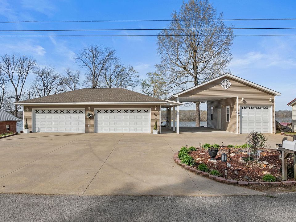 1st image of 875 Carter Dr