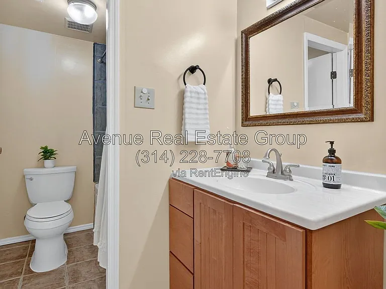5559 Pershing Ave #1F — Photo 29