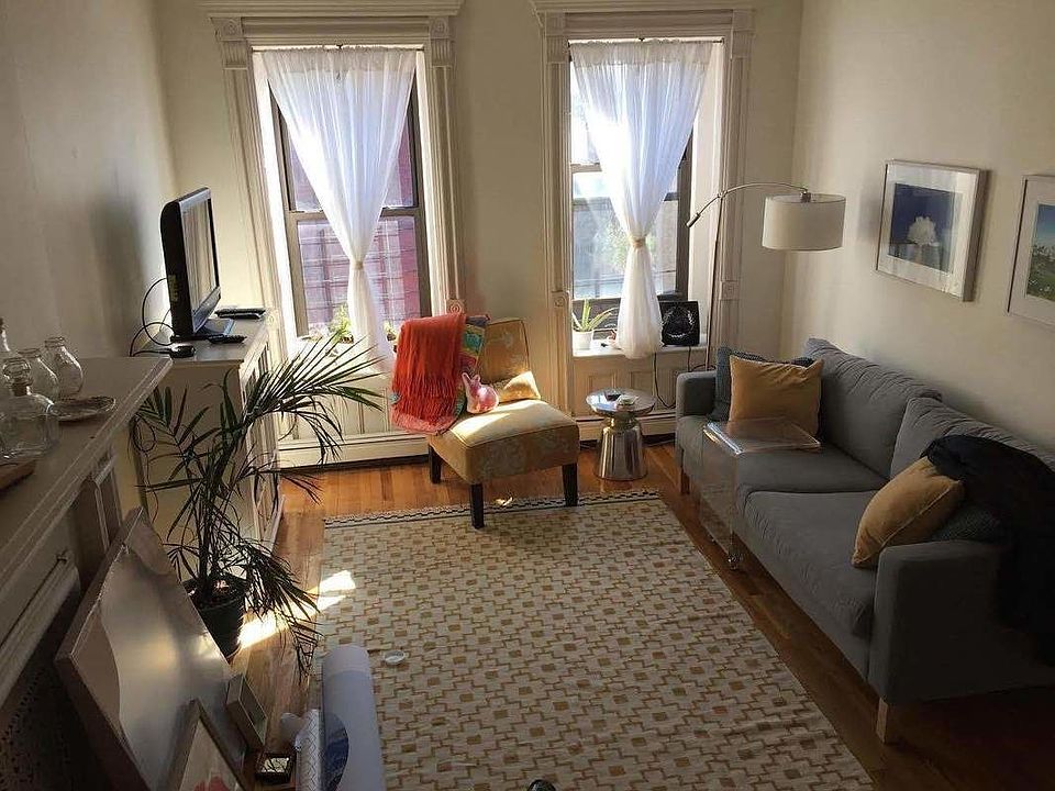 1st image of 339 Jefferson Ave #3