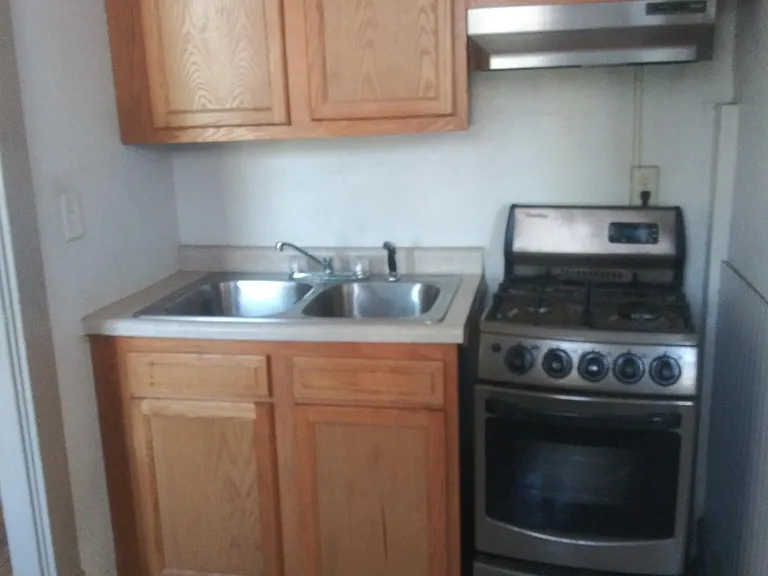 626 N Perry St #8 — Photo 5