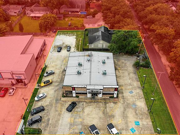 4th image of 3800 Ryan St