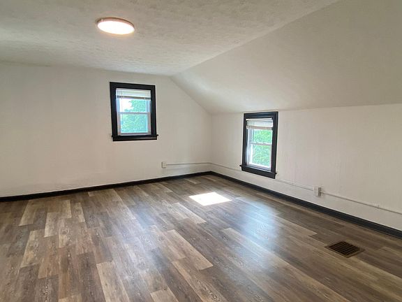 2nd image of 1083 Shannon Ave #1
