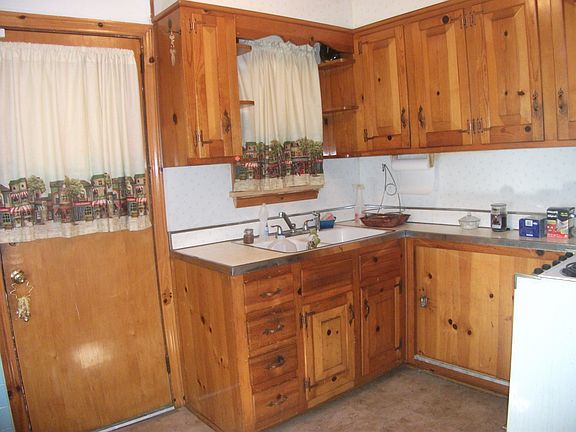 3rd image of 1754 Gross Ave