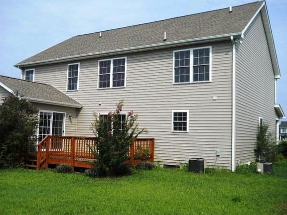 2nd image of 310 Plantation Dr