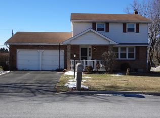 51 Oak Lane, Northampton, PA 18067