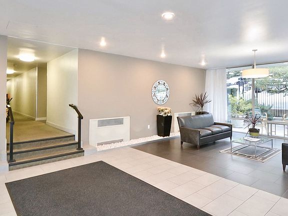 4th image of 1210 N Taft St APT 305