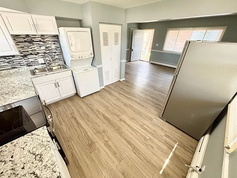 12 Linda St #12 — Photo 6