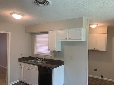 5th image of 4035 Saint Elmo Ave