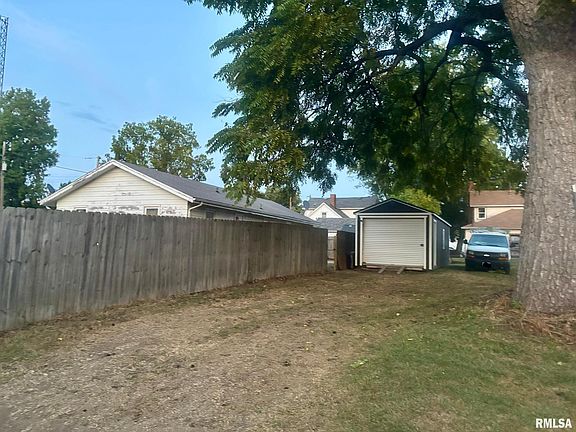 5th image of 200 W Avenue B