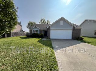 509 Pebble Dr, Fortville, IN 46040