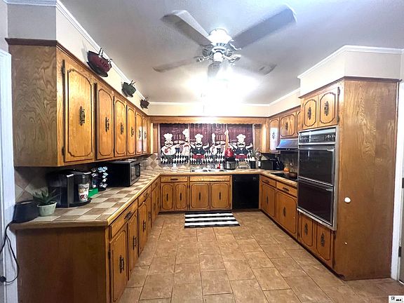 5th image of 127 Forrest Ave