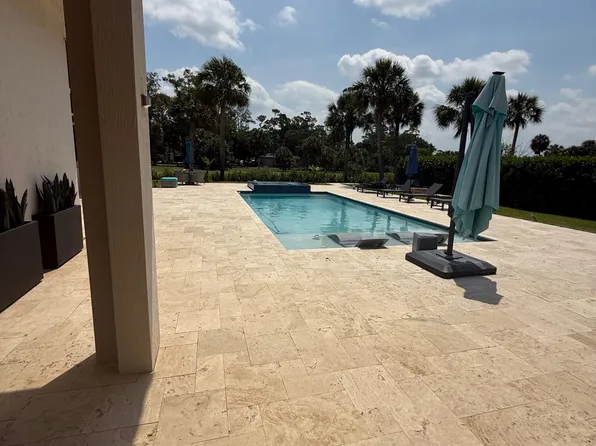 142 Brynhurst Court, West Palm Beach, FL 33413