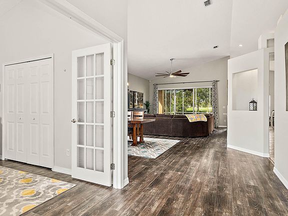 5th image of 436 Harbour Town Ln