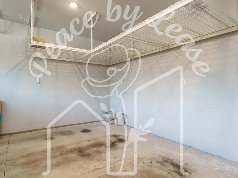 2573 SW McKenna Pl — Photo 37