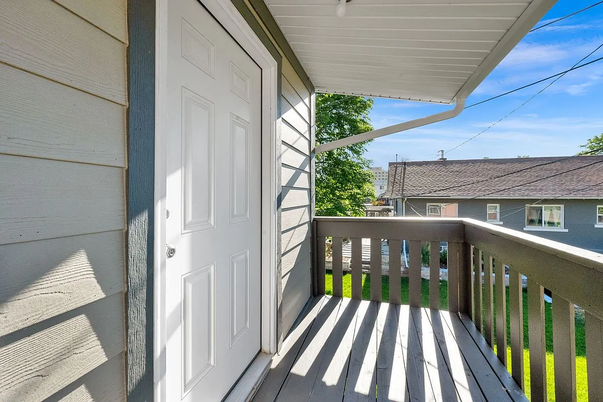 2 bed, 1.0 bath, 700 sqft, $1,375 — Photo 2