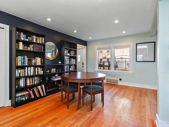 4th image of 7405 N Wolcott Ave APT 1E