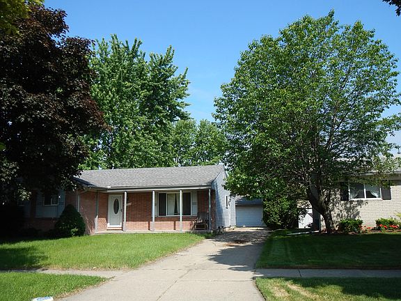 4th image of 41343 Harvard Dr