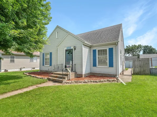 1232 Independence Ave, Waterloo, IA 50703