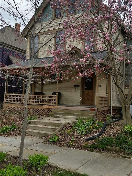 1st image of 707 E Washington St